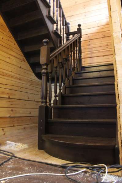 Лестницы деревянные производство монтаж в Иркутске