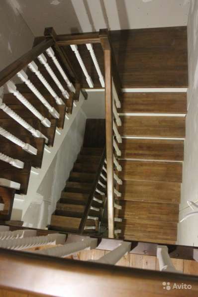 Лестницы деревянные производство монтаж в Иркутске фото 8