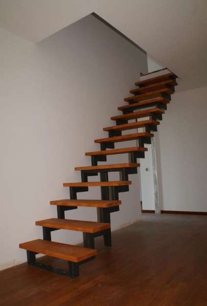 Деревянные лестницы на заказ + монтаж в подарок в Тюмени фото 3
