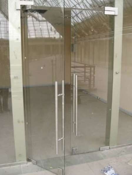 Двери из закаленного стекла на заказ в Краснодаре фото 3