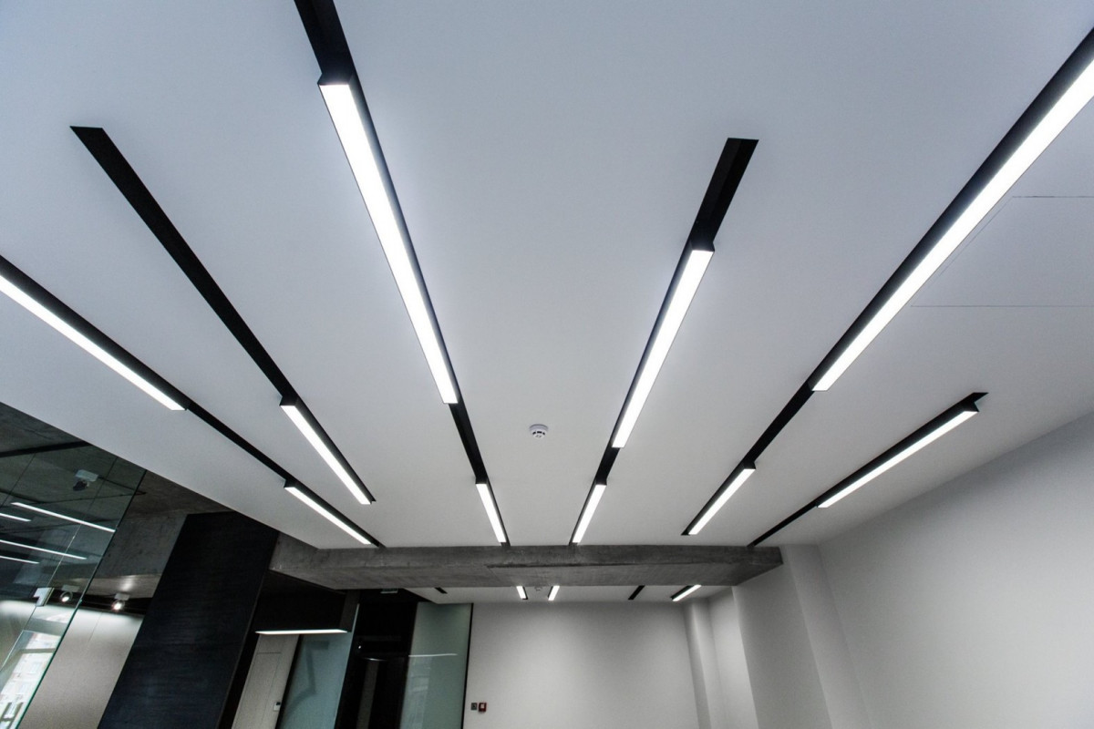 Brilliance ceiling, UAB 9
