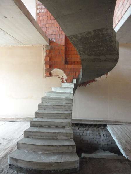 Изготовление железо-бетонных лестниц для коттеджа в Ульяновске фото 5