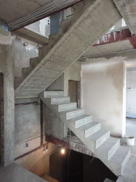 Изготовление железо-бетонных лестниц для коттеджа в Ульяновске фото 8