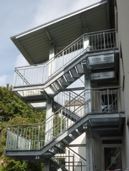 u27a4 SMS Stahl- und Metallbau Seligenstadt GmbH Balkone, Geländer, Treppen u.v.m. 63500 Seligenstadt-Froschhausen Öffnungszeiten | Adresse | Telefon 1