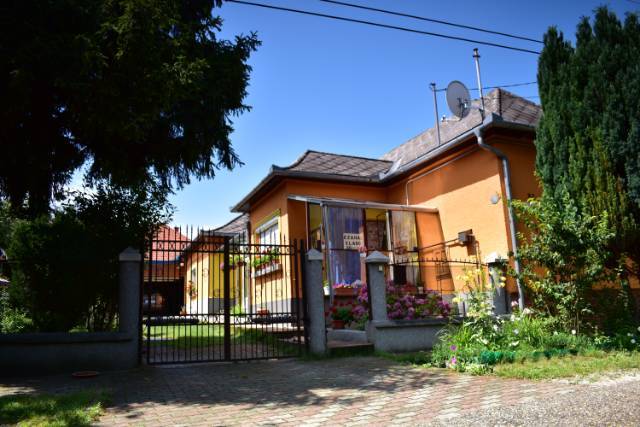 gasztro sétány útvonalán eladásra kínáljuk nagyon szépen felújított családi házunkat - Etyek, ófalú, Horváth utca 31 - Állat 0
