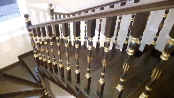Монтаж и установка деревянных лестниц для дома в Калуге фото 4