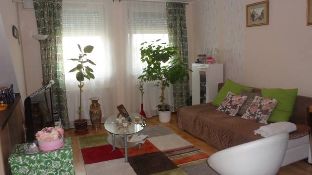 Eladó Vág utcán 3 szobás minőségi lakás+garázs - Debrecen, Hatvan utcai kert - Debrecen, Hatvan utcai kert - Eladó ház, Lakás 8