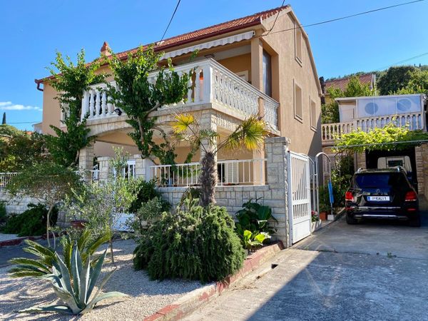 Ferienimmobilien Ausland - Insel-Traumhaus in Dalmatien - Kroatien direkt