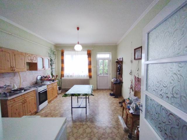Eladó 140 m2-es családi ház Debrecen - Debrecen - Eladó ház, Lakás 3