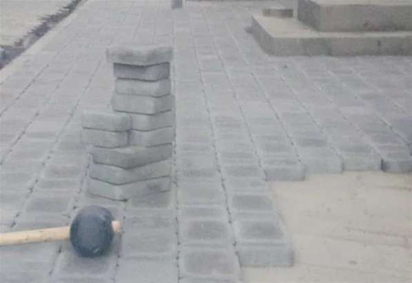 Укладка тротуарной плитки, брусчатки, дикий камень в Воронеже