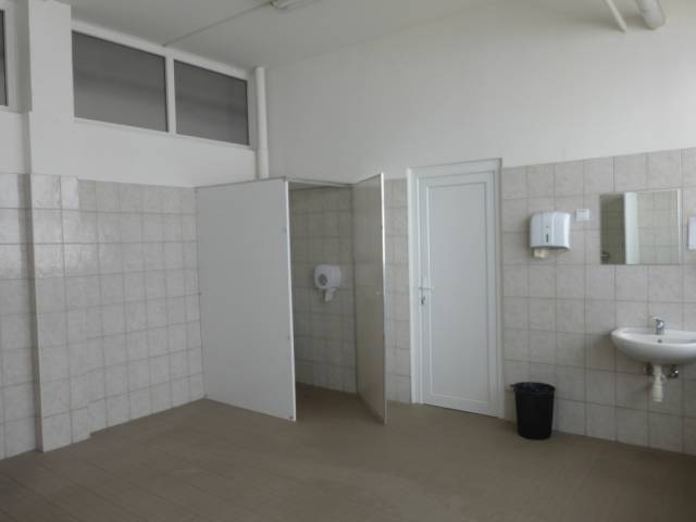 Kiadó 10000 m2-es üzlethelyiség Sárbogárd - Sárbogárd - Üzlethelyiség 8