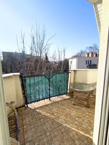 Eladó 82 m2-es téglalakás Debrecen - Debrecen - Tégla lakás 23