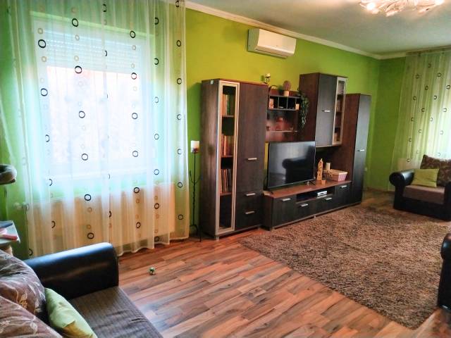 Eladó 104 m2-es családi ház Debrecen - Debrecen - Családi ház 8