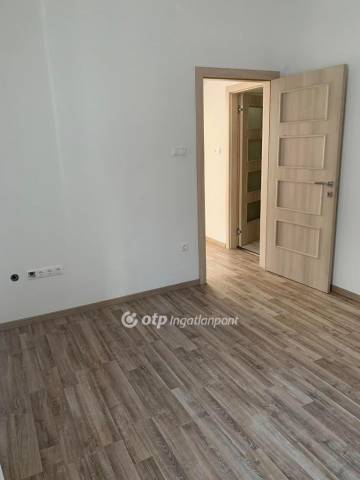 Eladó 48 m2-es téglalakás Pápa, Belváros - Pápa, Belváros - Tégla lakás 7