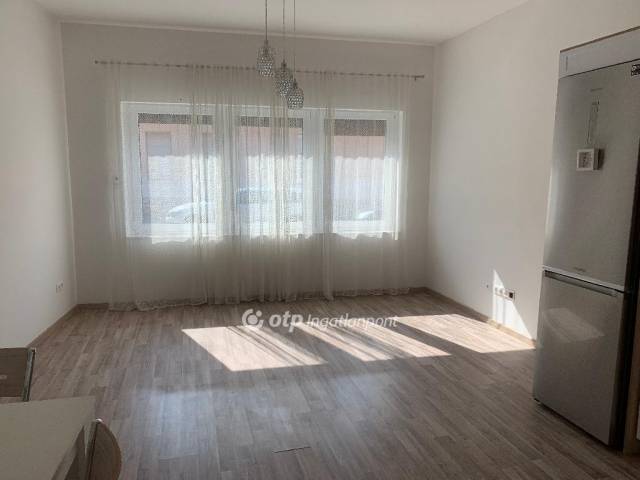 Eladó 48 m2-es téglalakás Pápa, Belváros - Pápa, Belváros - Tégla lakás 3