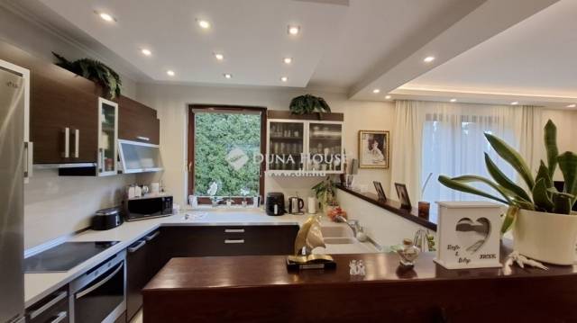 Felújított, 2 szint, gázcirkó, padlófűtés, napelem, klíma, iker ház, Gödöllő - Gödöllő - Ikerház 7