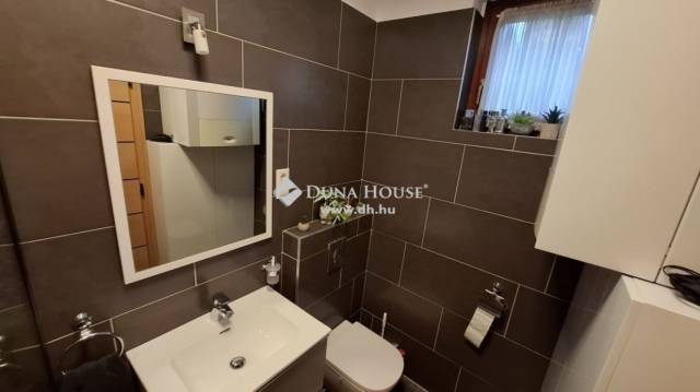 Felújított, 2 szint, gázcirkó, padlófűtés, napelem, klíma, iker ház, Gödöllő - Gödöllő - Ikerház 19