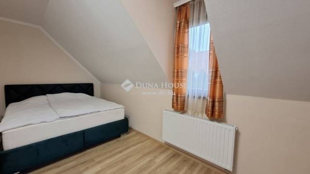 Felújított, 2 szint, gázcirkó, padlófűtés, napelem, klíma, iker ház, Gödöllő - Gödöllő - Ikerház 12