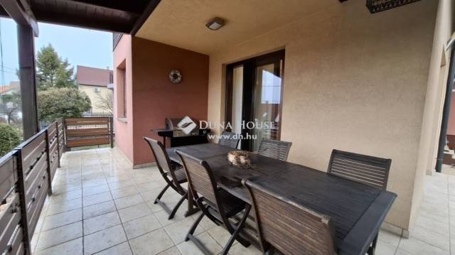 Felújított, 2 szint, gázcirkó, padlófűtés, napelem, klíma, iker ház, Gödöllő - Gödöllő - Ikerház 26