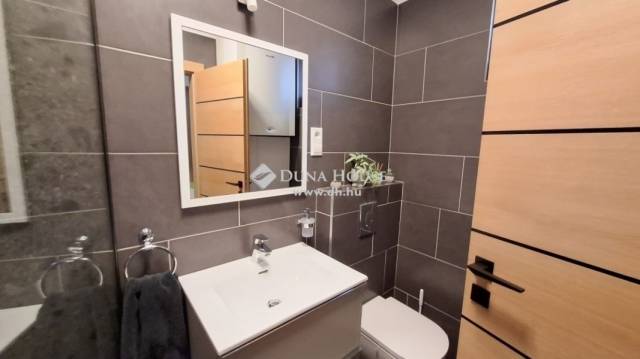 Felújított, 2 szint, gázcirkó, padlófűtés, napelem, klíma, iker ház, Gödöllő - Gödöllő - Ikerház 17