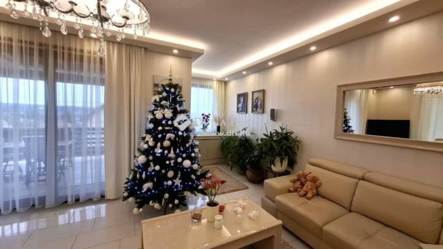 Felújított, 2 szint, gázcirkó, padlófűtés, napelem, klíma, iker ház, Gödöllő - Gödöllő - Ikerház 3