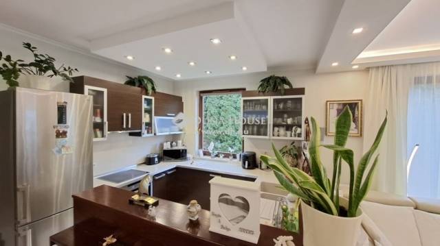 Felújított, 2 szint, gázcirkó, padlófűtés, napelem, klíma, iker ház, Gödöllő - Gödöllő - Ikerház 6