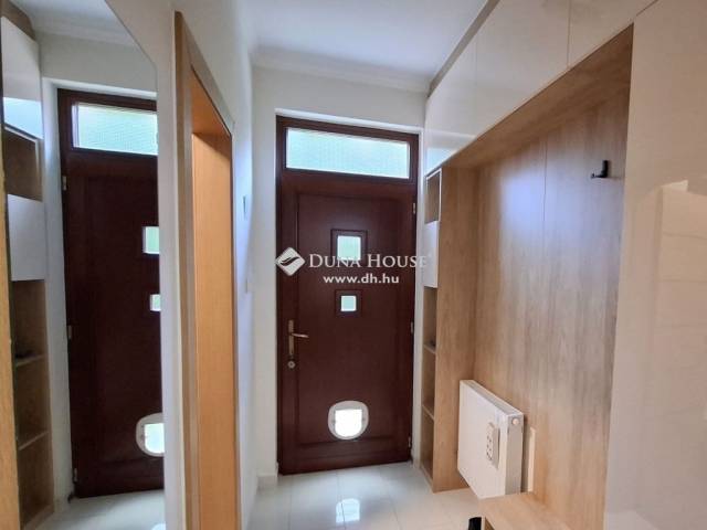 Felújított, 2 szint, gázcirkó, padlófűtés, napelem, klíma, iker ház, Gödöllő - Gödöllő - Ikerház 23