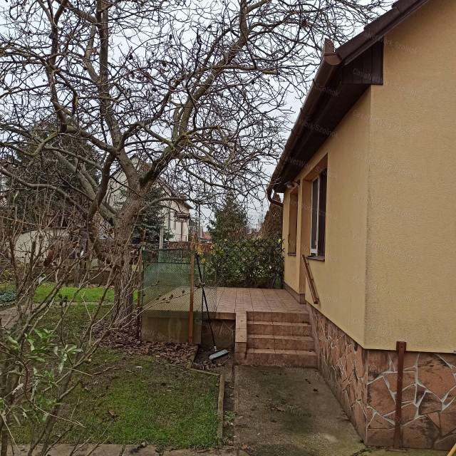 Eladó Debrecenben 5 szobás 188m2, három szintes családiház.j - Debrecen - Eladó ház, Lakás 5
