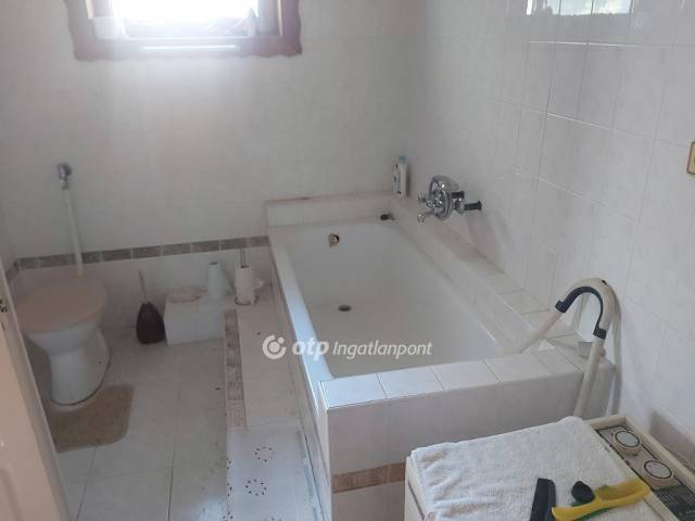 Eladó 1169 m2-es hotel, panzió Hajdúszoboszló, üdülő övezet - Hajdúszoboszló, üdülő övezet - Szálloda, Hotel, Panzió 27