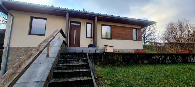Eladó 88 m2-es családi ház Pécs, Kispostavölgyi út - Pécs, Kispostavölgyi út - Eladó ház, Lakás 4