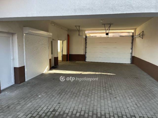 Eladó 74 m2-es téglalakás Debrecen, belváros - Debrecen, belváros - Eladó ház, Lakás 8