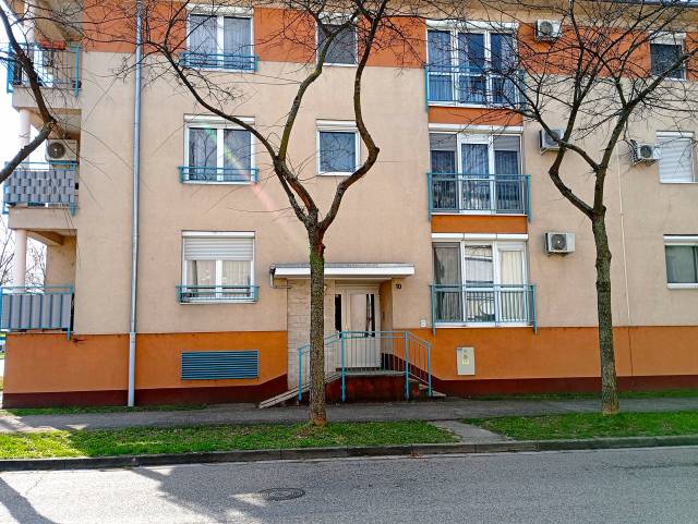 Eladó 68 m2-es téglalakás Győr, Riesz Frigyes utca - Győr, Riesz Frigyes utca - Eladó ház, Lakás 18