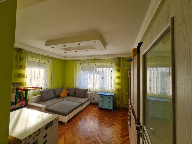 Eladó 205 m2-es családi ház Debrecen - Debrecen - Családi ház 2