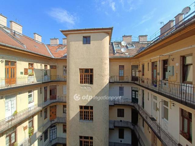 Eladó Lakás, Budapest 8. ker. - Budapest VIII. kerület, Molnár Ferenc tér - Tégla lakás 12