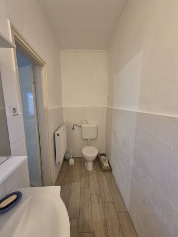 Teljesen felújított családi ház Gönyün! - Gönyű - Családi ház 25