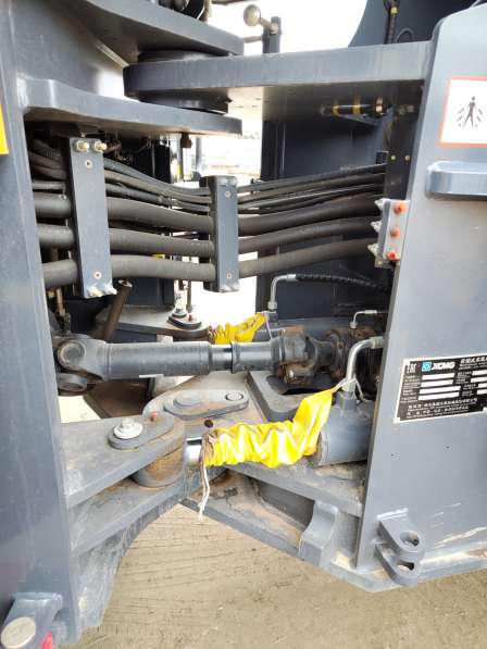 Фронтальный погрузчик XCMG ZL60GV (XC968) в Краснокамске фото 5