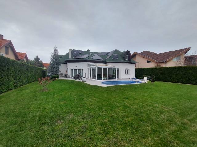 Eladó 300 m2-es családi ház Göd - Göd - Családi ház 6